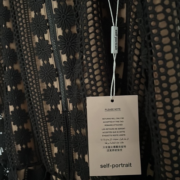 Self-portrait embroidered floral lace mini dress — size: 6 - Picture 10 of 10